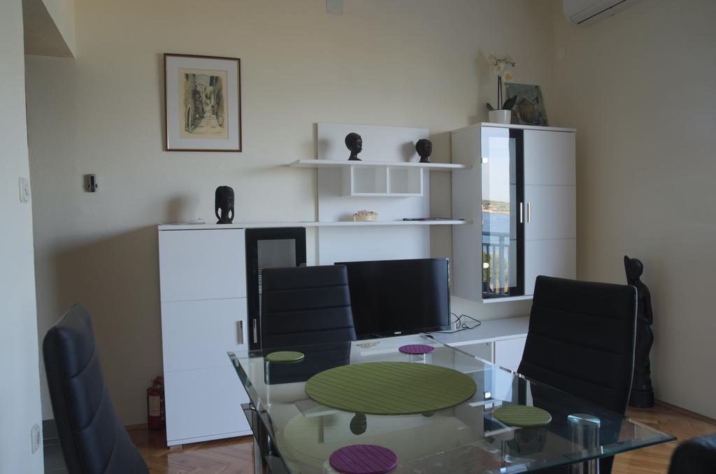 Fei Fei Apartments Račišće Eksteriør billede