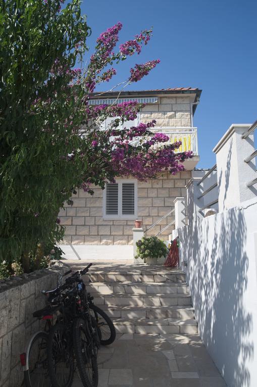 Fei Fei Apartments Račišće Eksteriør billede