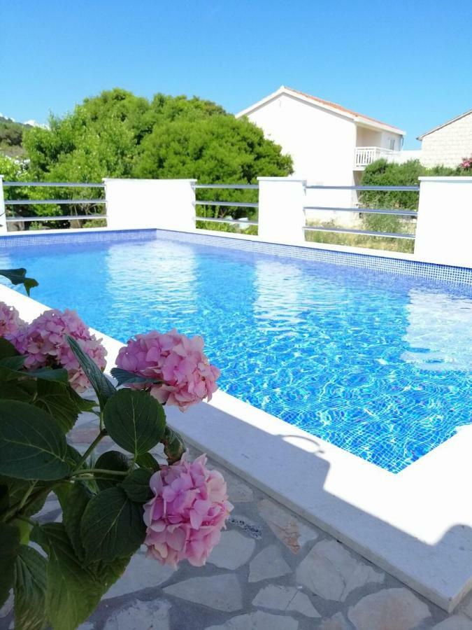 Fei Fei Apartments Račišće Eksteriør billede