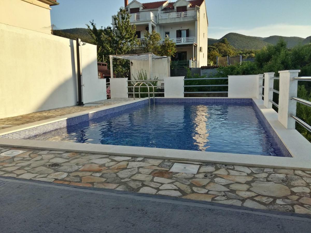 Fei Fei Apartments Račišće Eksteriør billede